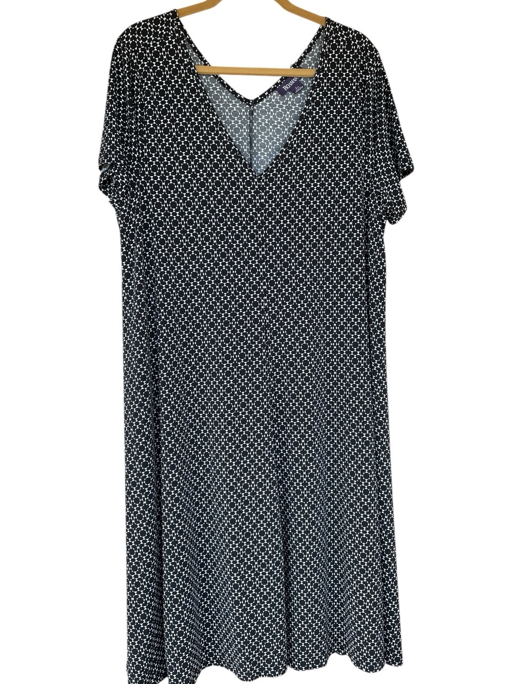 Roaman’s Black & White Geometric Pattern V- Neck Dress Plus Size 18/20.